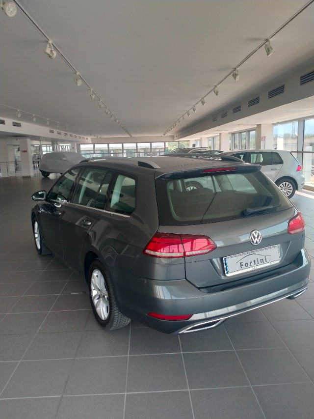 Vendita VOLKSWAGEN Golf Variant 1.4 TGI Highline BlueMotion Arezzo