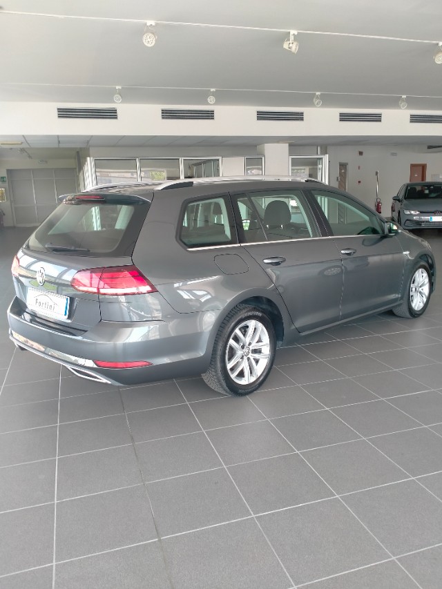 Vendita VOLKSWAGEN Golf Variant 1.4 TGI Highline BlueMotion Arezzo